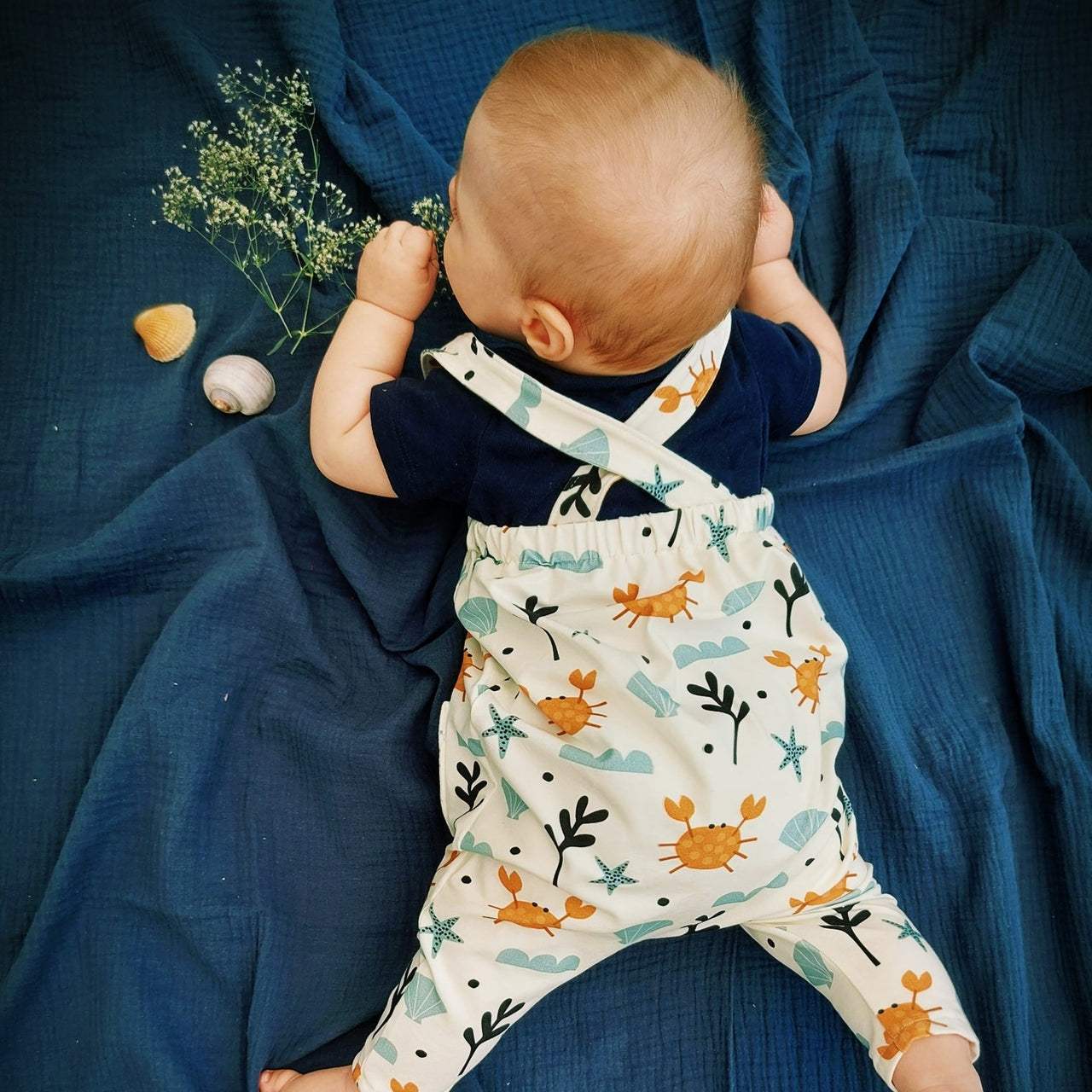 Jersey bio équitable avec bébés crabes (GOTS)