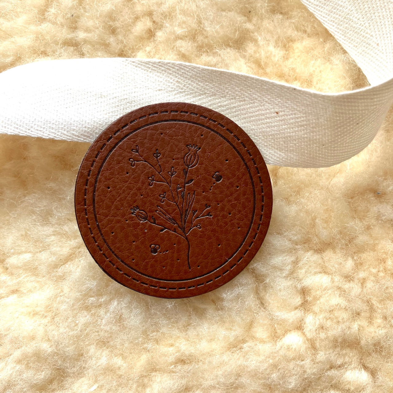 Etichetta in finta pelle "Ramo fiorito"