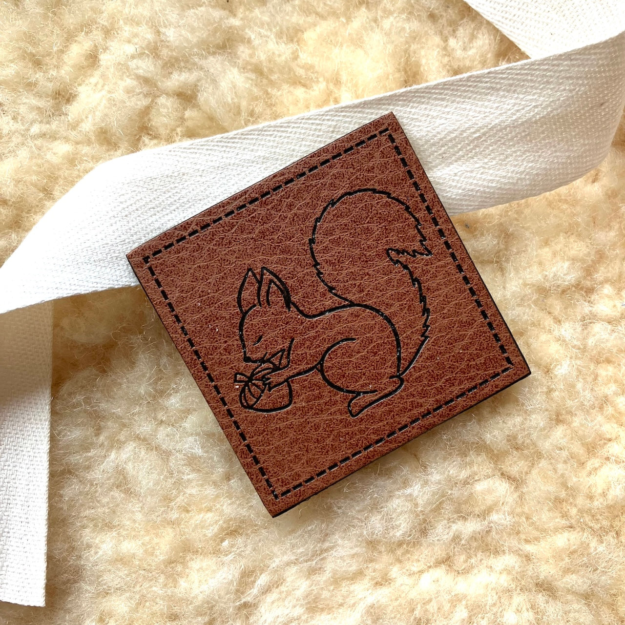 Etichetta in finta pelle "Scoiattolo"